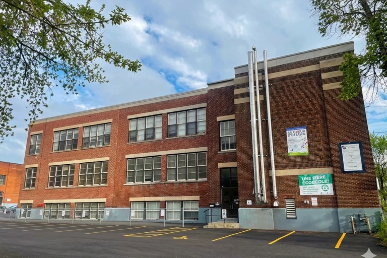 façade en briques de l'école Au Coeur d'Ottawa